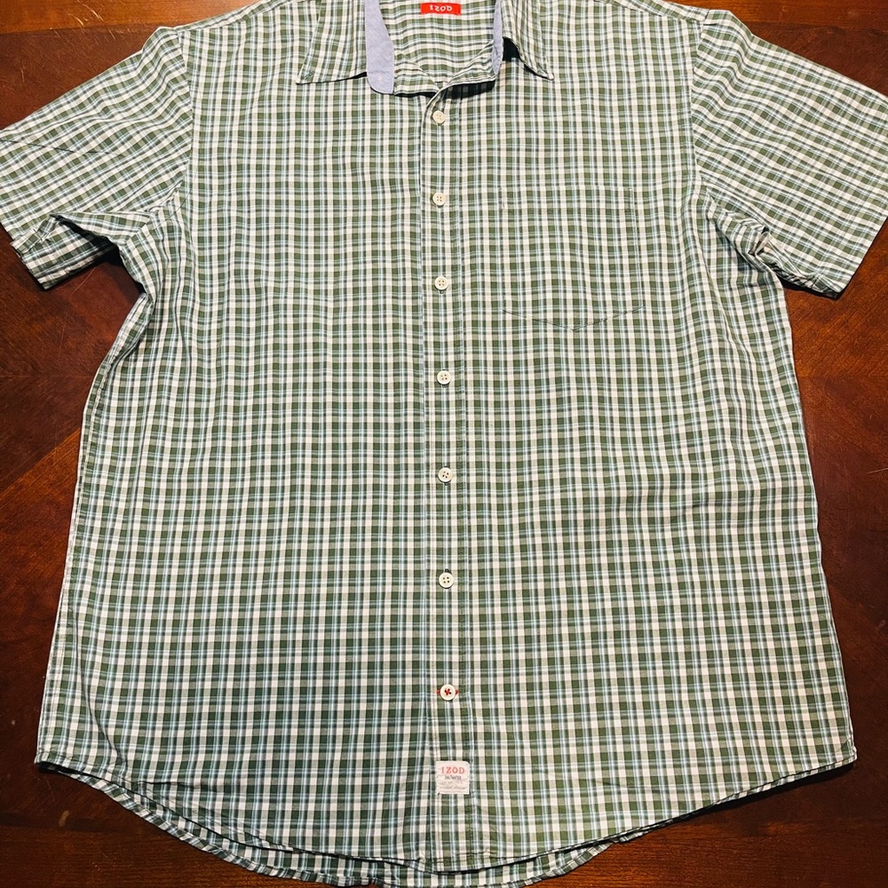 IZOD Men’s Button down dress Shirt XLT